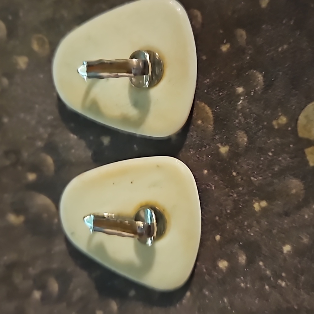 Vintage 60s 70s Psychedelic Porcelain Pink Swirled Clip Earrings - Picture 4 of 4